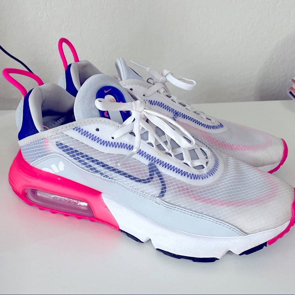 Womens nike tennis shoes